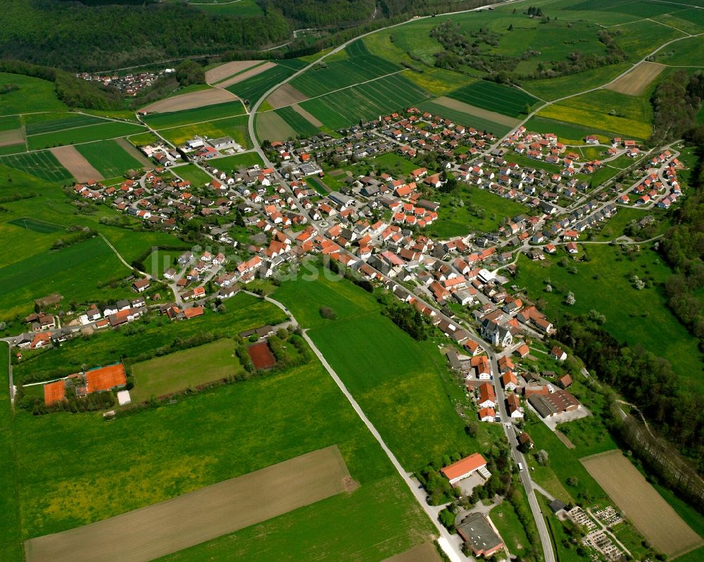 Luftaufnahme Treffelhausen - Dorfkern am Feldrand in Treffelhausen im Bundesland Baden-Württemberg, Deutschland