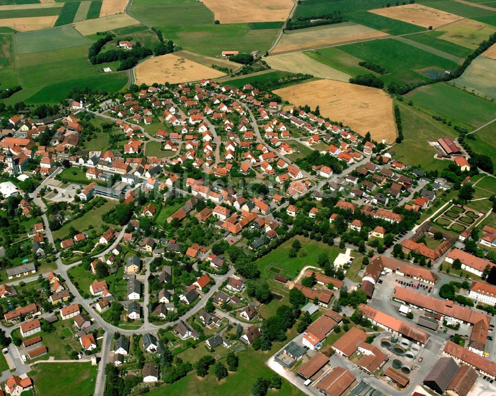 Luftbild Triesdorf - Dorfkern am Feldrand in Triesdorf im Bundesland Bayern, Deutschland