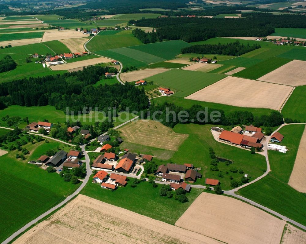 Luftbild Triftern - Dorfkern am Feldrand in Triftern im Bundesland Bayern, Deutschland