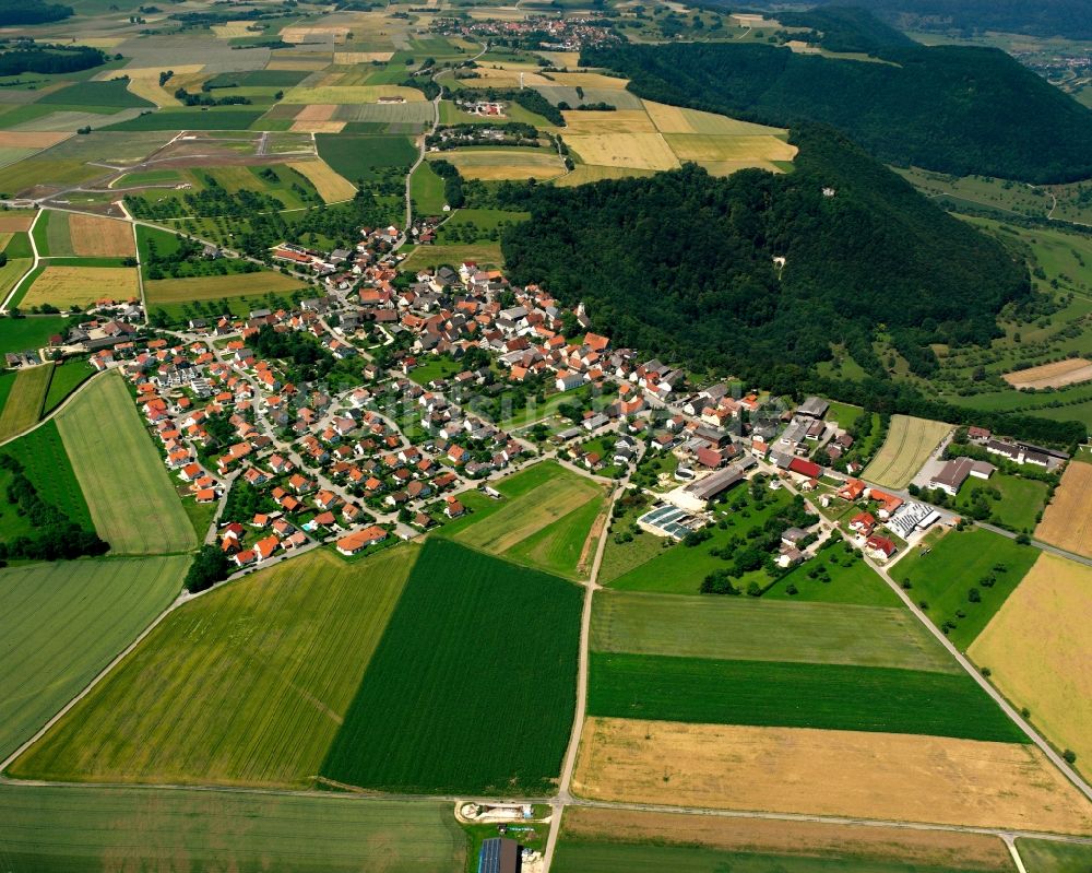 Türkheim von oben - Dorfkern am Feldrand in Türkheim im Bundesland Baden-Württemberg, Deutschland