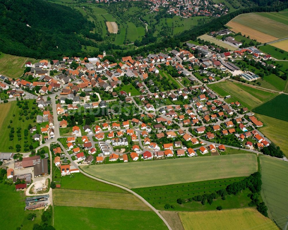 Türkheim aus der Vogelperspektive: Dorfkern am Feldrand in Türkheim im Bundesland Baden-Württemberg, Deutschland