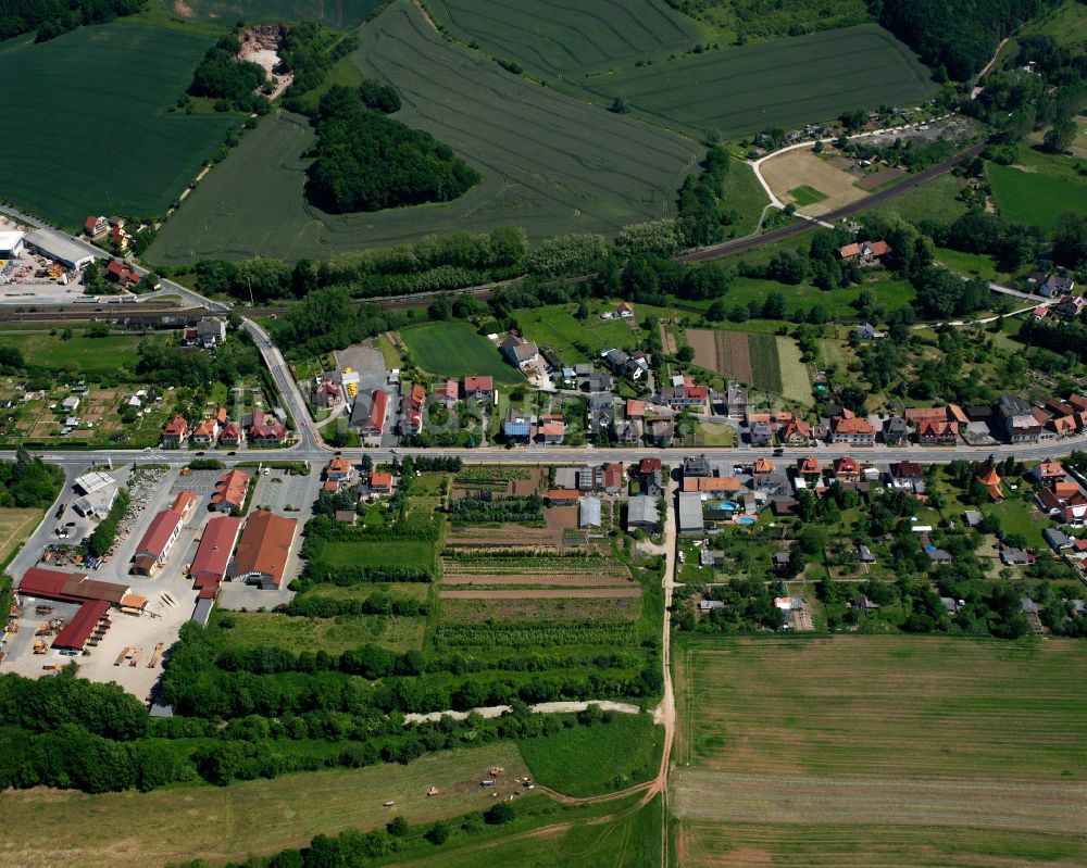 Uder von oben - Dorfkern am Feldrand in Uder im Bundesland Thüringen, Deutschland