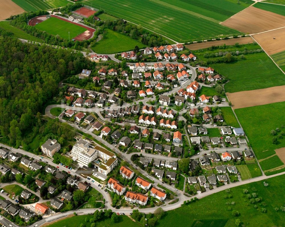 Uhingen aus der Vogelperspektive: Dorfkern am Feldrand in Uhingen im Bundesland Baden-Württemberg, Deutschland