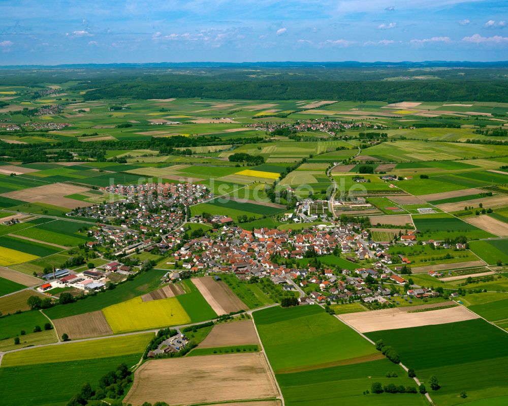 Luftaufnahme Unlingen - Dorfkern am Feldrand in Unlingen im Bundesland Baden-Württemberg, Deutschland