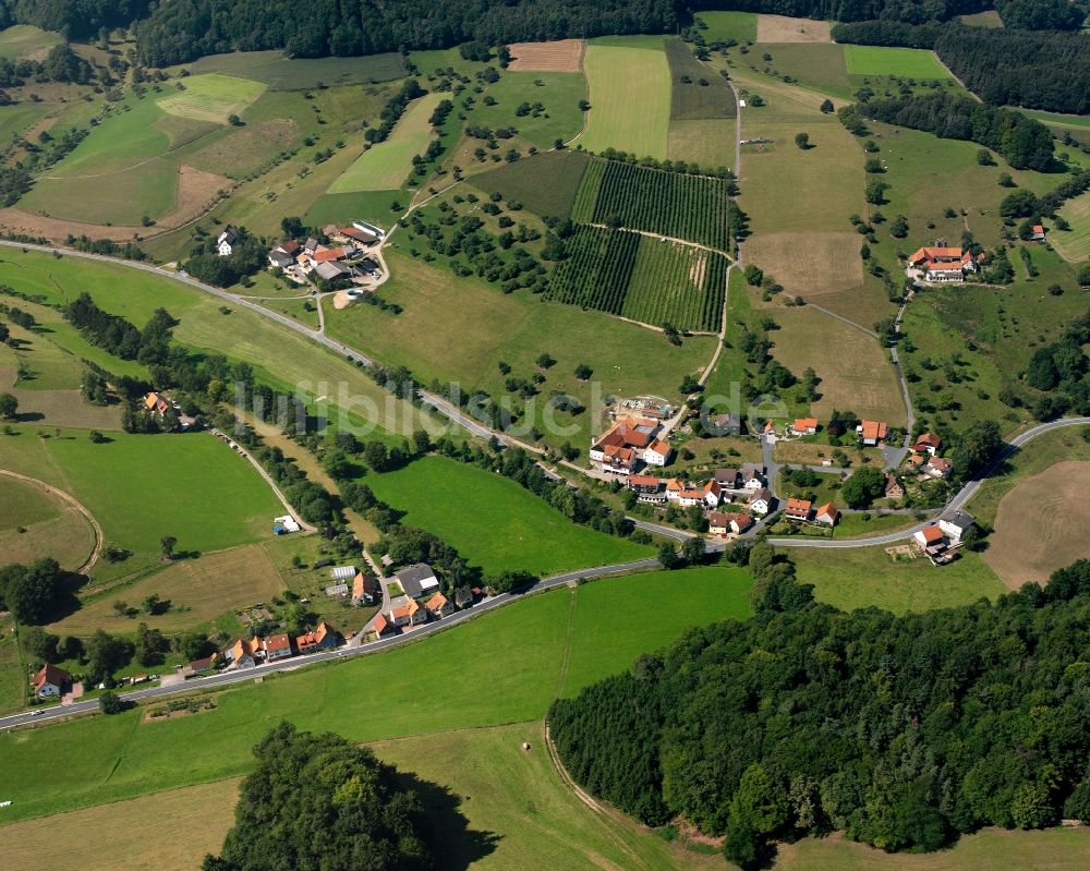 Luftaufnahme Unter-Ostern - Dorfkern am Feldrand in Unter-Ostern im Bundesland Hessen, Deutschland