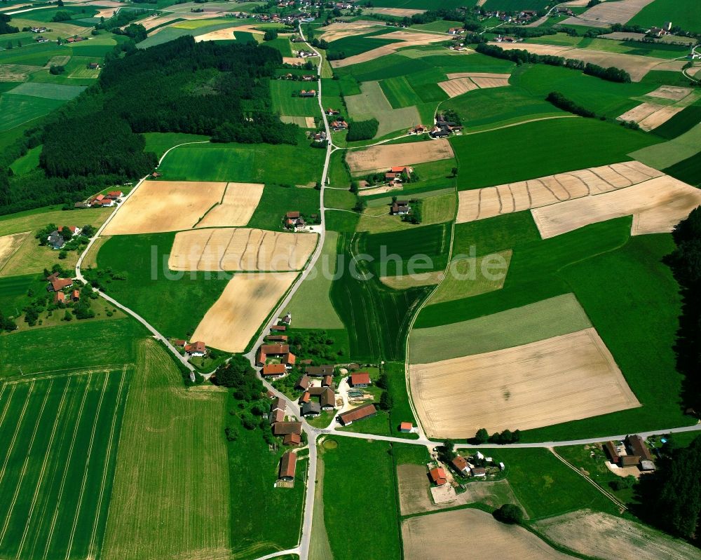 Luftaufnahme Unterbubach - Dorfkern am Feldrand in Unterbubach im Bundesland Bayern, Deutschland