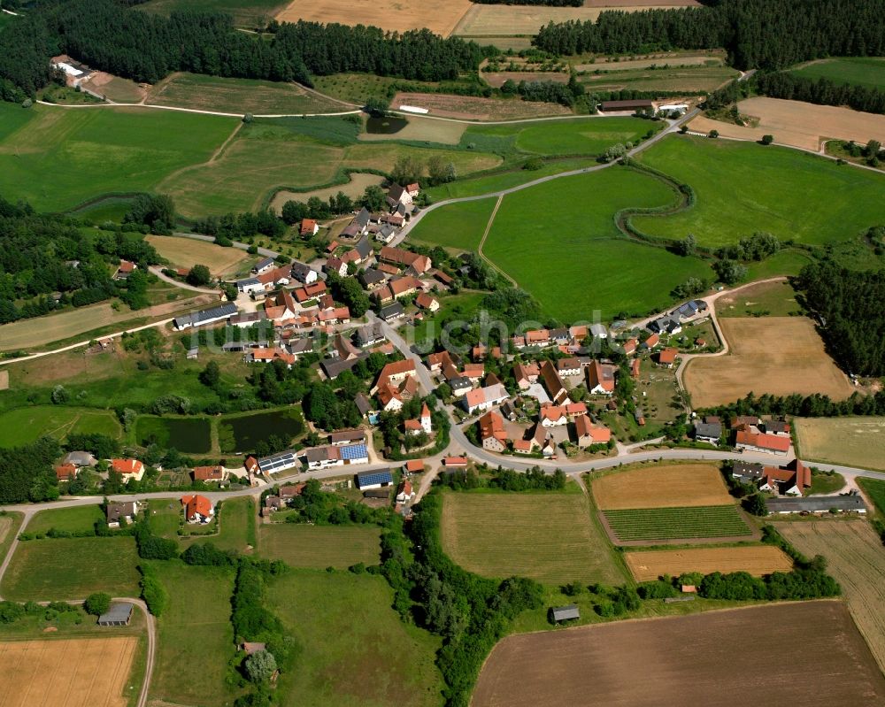 Luftaufnahme Untereschenbach - Dorfkern am Feldrand in Untereschenbach im Bundesland Bayern, Deutschland