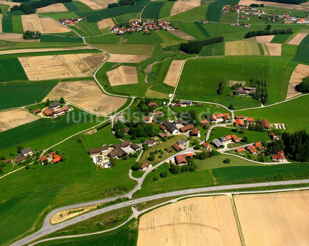 Luftbild Unterhöft - Dorfkern am Feldrand in Unterhöft im Bundesland Bayern, Deutschland