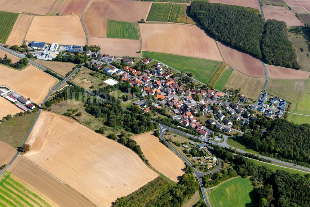 Unterwittbach aus der Vogelperspektive: Dorfkern am Feldrand in Unterwittbach im Bundesland Bayern, Deutschland