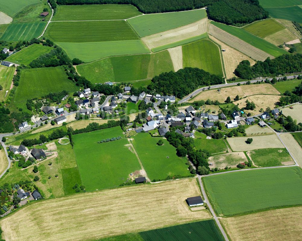 Luftbild Unzenberg - Dorfkern am Feldrand in Unzenberg im Bundesland Rheinland-Pfalz, Deutschland