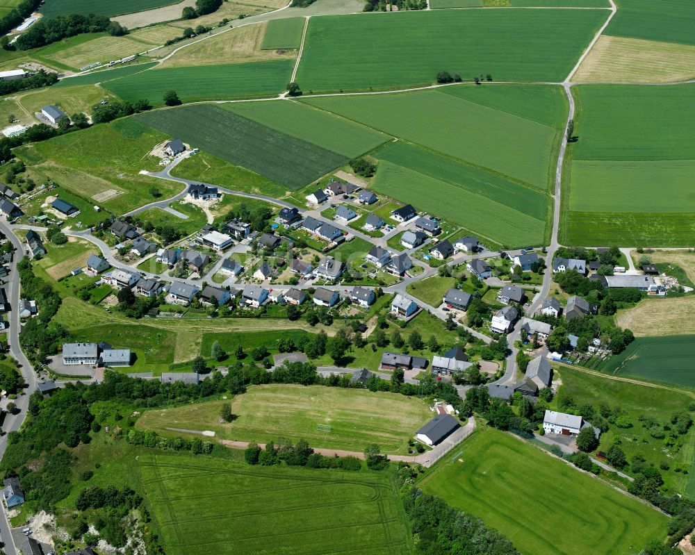 Luftaufnahme Unzenberg - Dorfkern am Feldrand in Unzenberg im Bundesland Rheinland-Pfalz, Deutschland