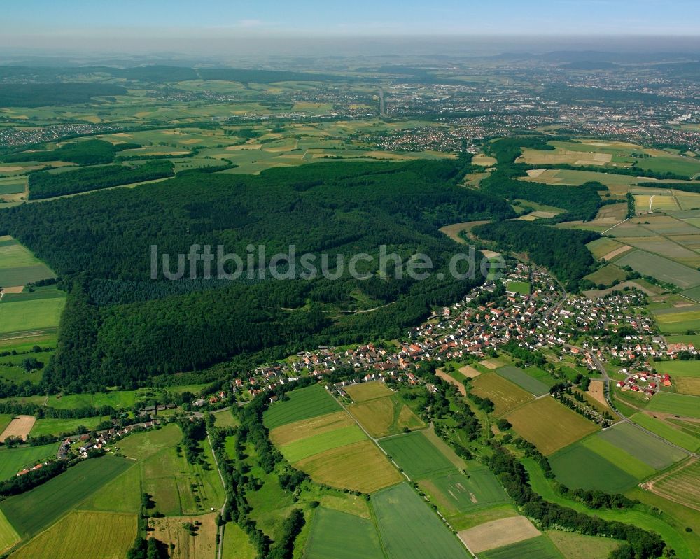 Uschlag von oben - Dorfkern am Feldrand in Uschlag im Bundesland Niedersachsen, Deutschland