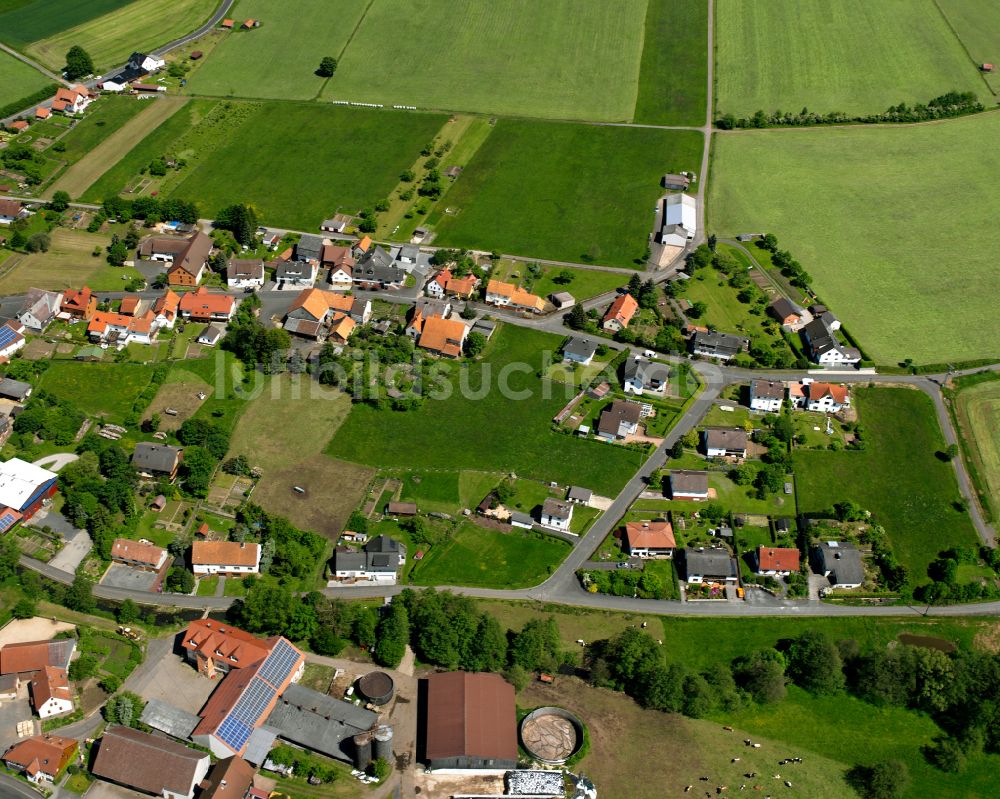 Luftbild Vadenrod - Dorfkern am Feldrand in Vadenrod im Bundesland Hessen, Deutschland