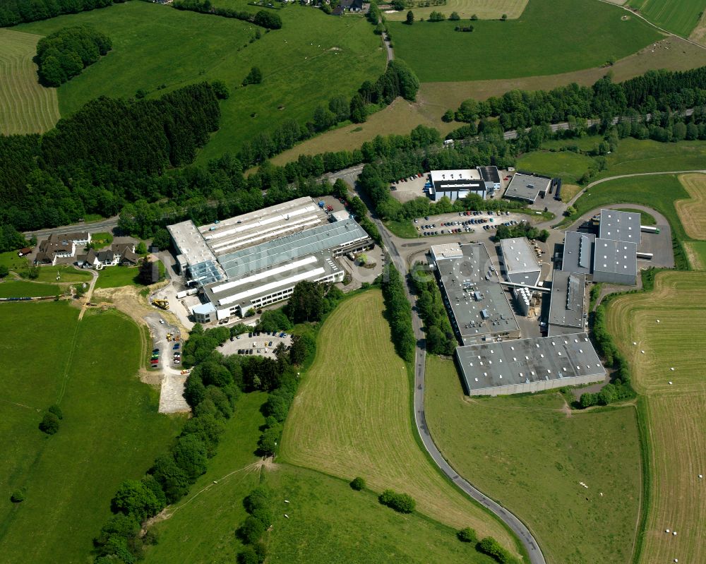 Luftbild Valbert - Dorfkern am Feldrand in Valbert im Bundesland Nordrhein-Westfalen, Deutschland