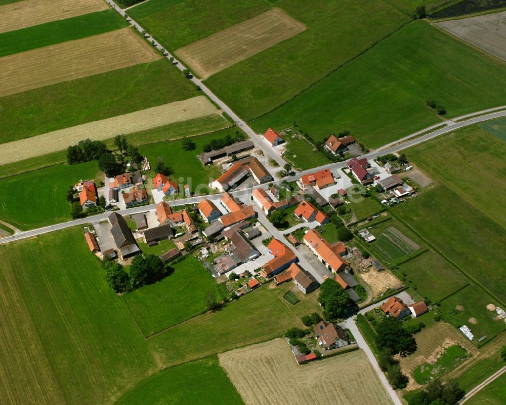 Luftaufnahme Velden - Dorfkern am Feldrand in Velden im Bundesland Bayern, Deutschland