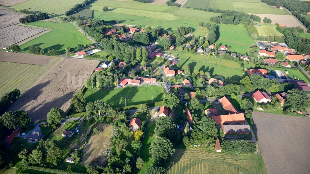 Luftaufnahme Vethem - Dorfkern am Feldrand in Vethem im Bundesland Niedersachsen, Deutschland