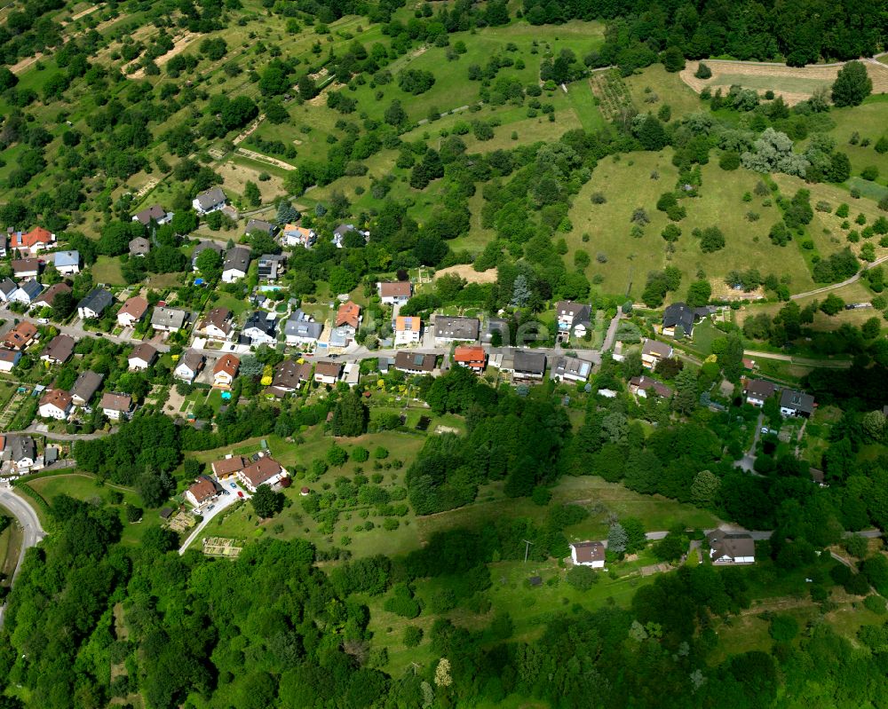 Völkersbach aus der Vogelperspektive: Dorfkern am Feldrand in Völkersbach im Bundesland Baden-Württemberg, Deutschland