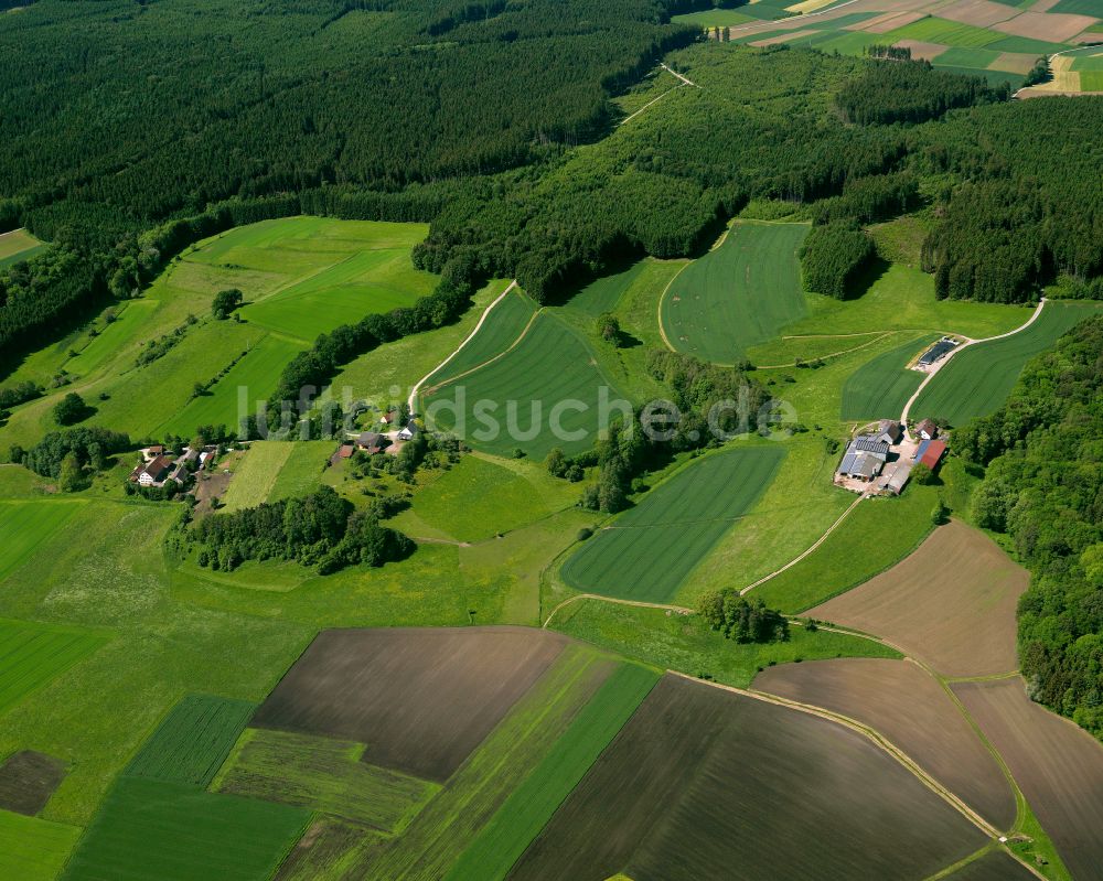 Wain von oben - Dorfkern am Feldrand in Wain im Bundesland Baden-Württemberg, Deutschland