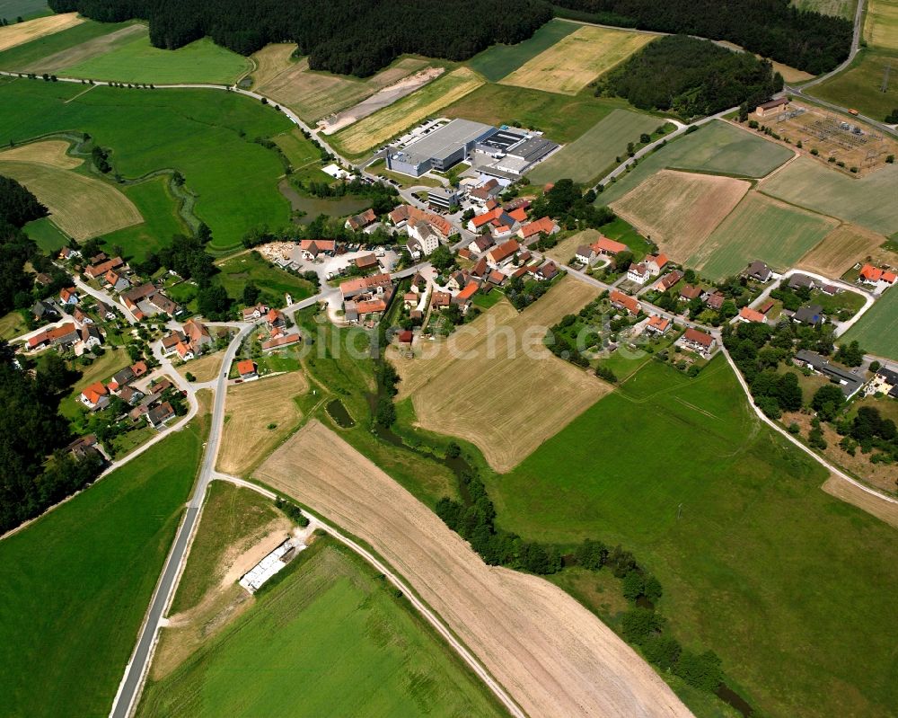 Luftaufnahme Waizendorf - Dorfkern am Feldrand in Waizendorf im Bundesland Bayern, Deutschland