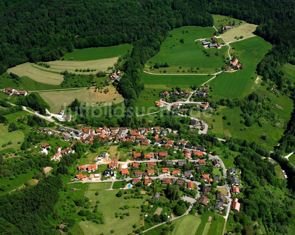 Walkersbach von oben - Dorfkern am Feldrand in Walkersbach im Bundesland Baden-Württemberg, Deutschland