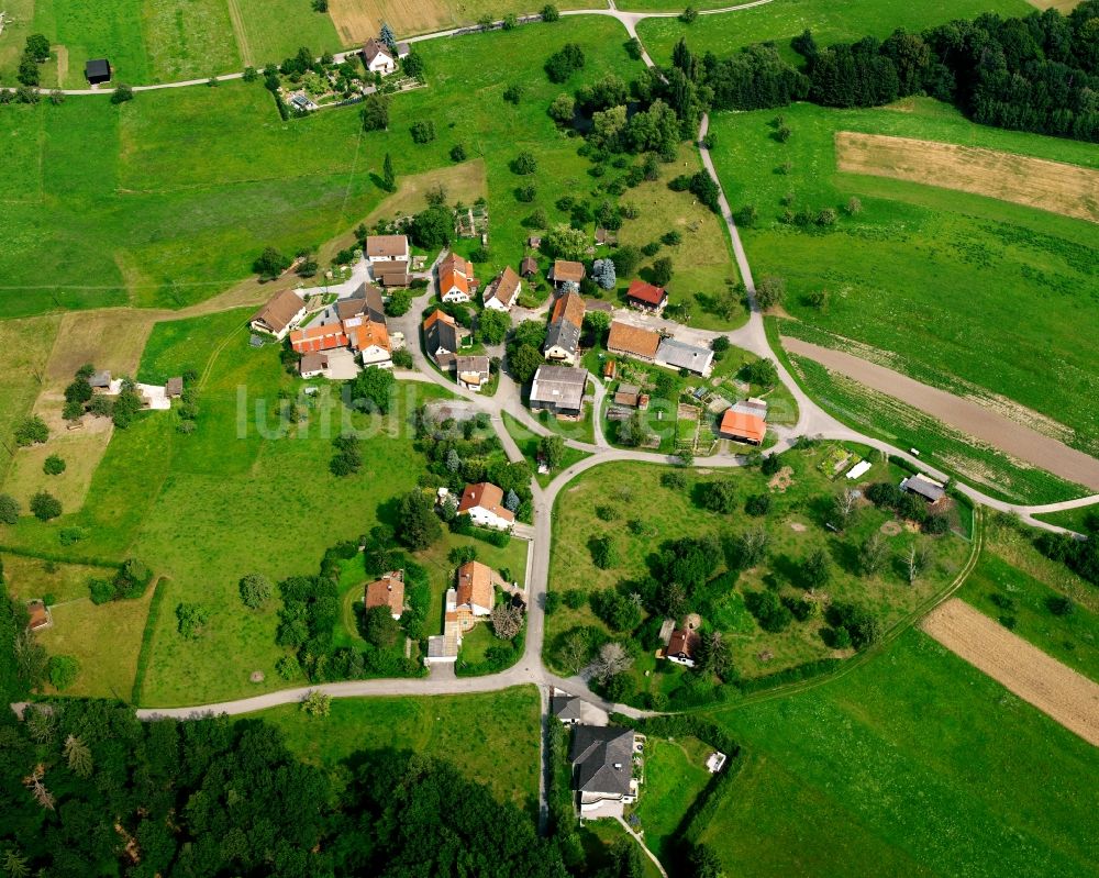 Walklensweiler von oben - Dorfkern am Feldrand in Walklensweiler im Bundesland Baden-Württemberg, Deutschland