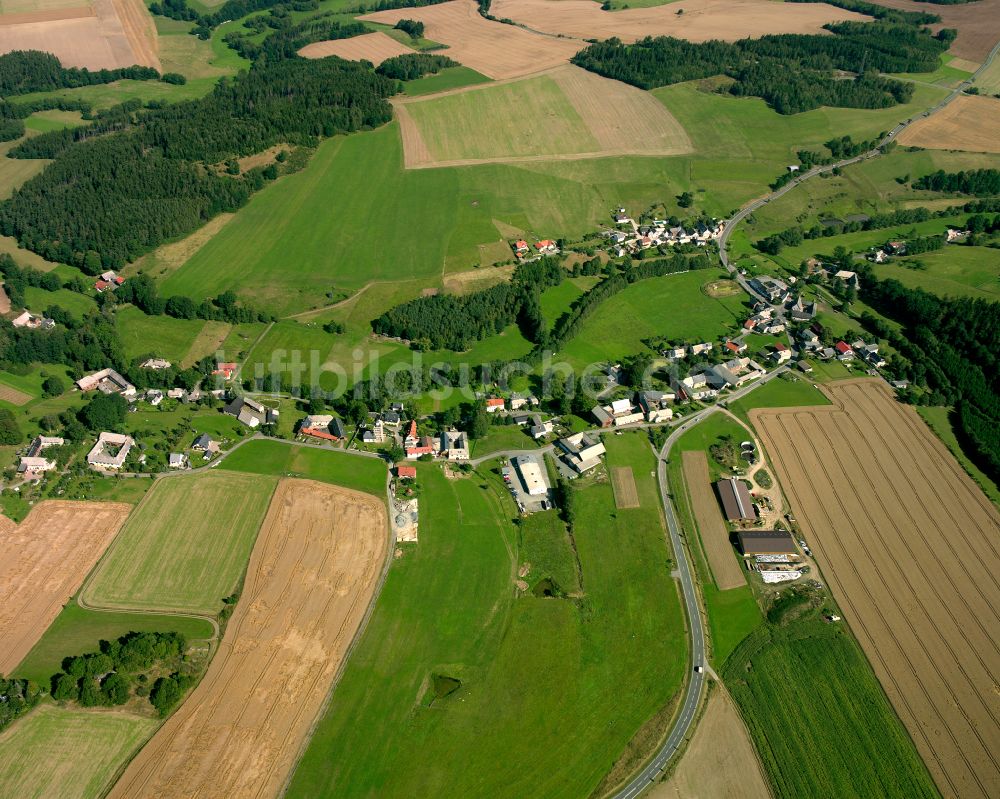 Luftaufnahme Weckersdorf - Dorfkern am Feldrand in Weckersdorf im Bundesland Thüringen, Deutschland