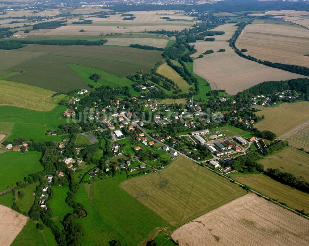 Wegefarth aus der Vogelperspektive: Dorfkern am Feldrand in Wegefarth im Bundesland Sachsen, Deutschland