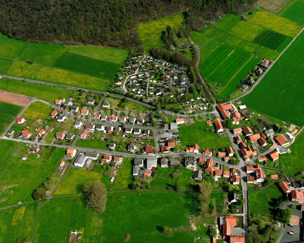 Luftaufnahme Wehrda - Dorfkern am Feldrand in Wehrda im Bundesland Hessen, Deutschland