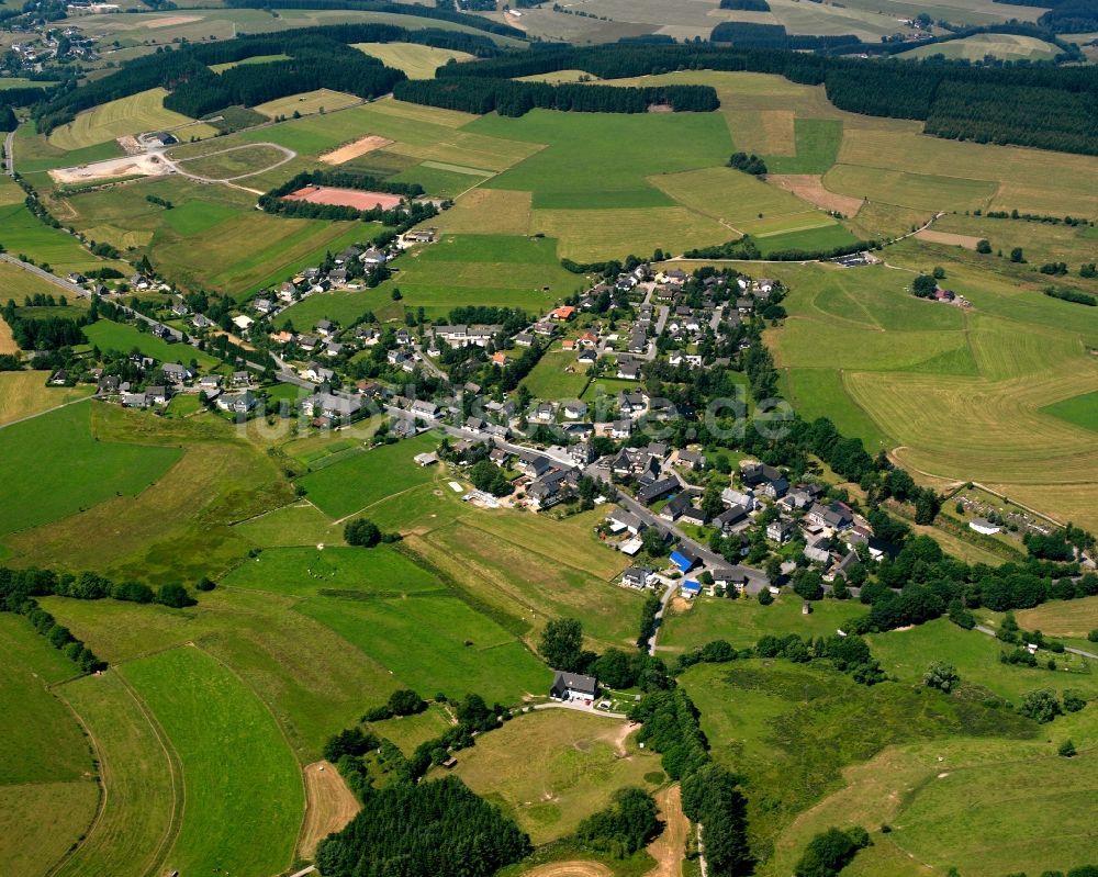 Weidenhausen von oben - Dorfkern am Feldrand in Weidenhausen im Bundesland Nordrhein-Westfalen, Deutschland