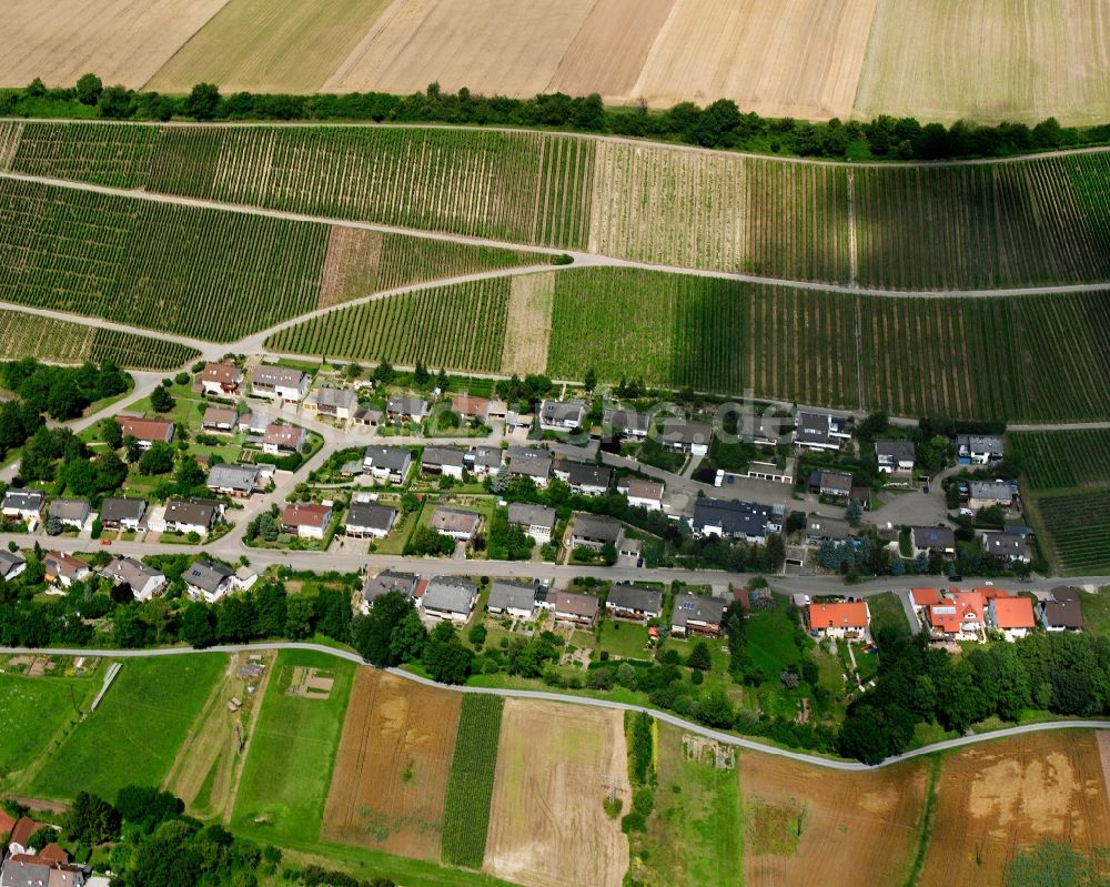 Weiler aus der Vogelperspektive: Dorfkern am Feldrand in Weiler im Bundesland Baden-Württemberg, Deutschland