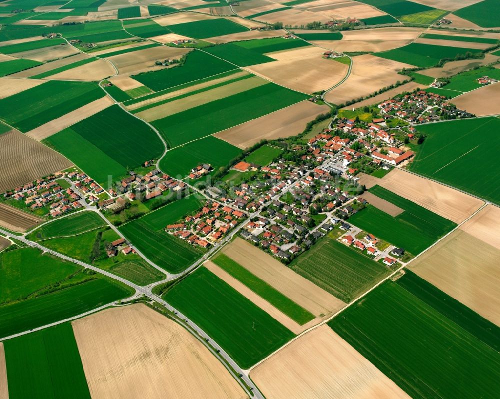 Luftbild Weiling - Dorfkern am Feldrand in Weiling im Bundesland Bayern, Deutschland