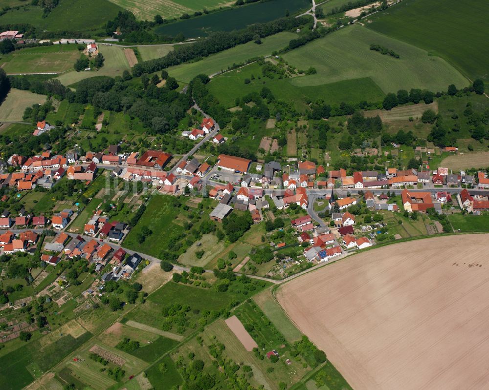 Luftbild Weißenborn-Lüderode - Dorfkern am Feldrand in Weißenborn-Lüderode im Bundesland Thüringen, Deutschland