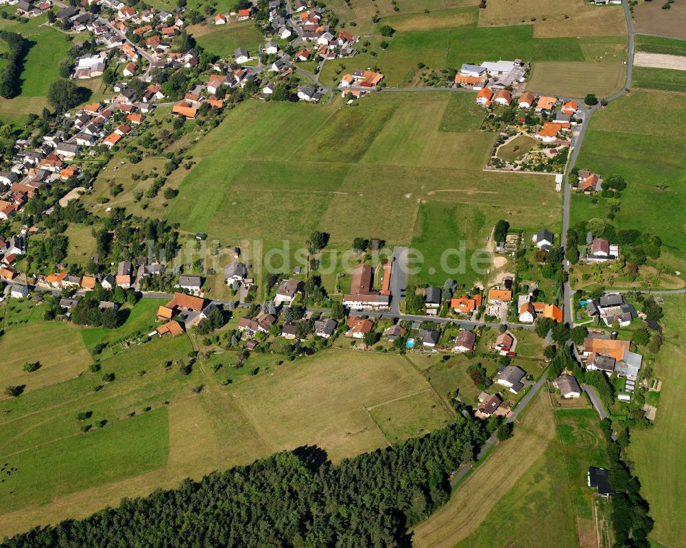 Luftbild Weiten-Gesäß - Dorfkern am Feldrand in Weiten-Gesäß im Bundesland Hessen, Deutschland