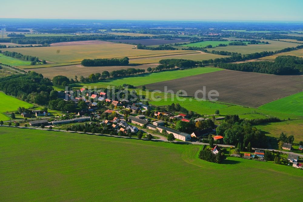 Luftaufnahme Weitgendorf - Dorfkern am Feldrand in Weitgendorf im Bundesland Brandenburg, Deutschland