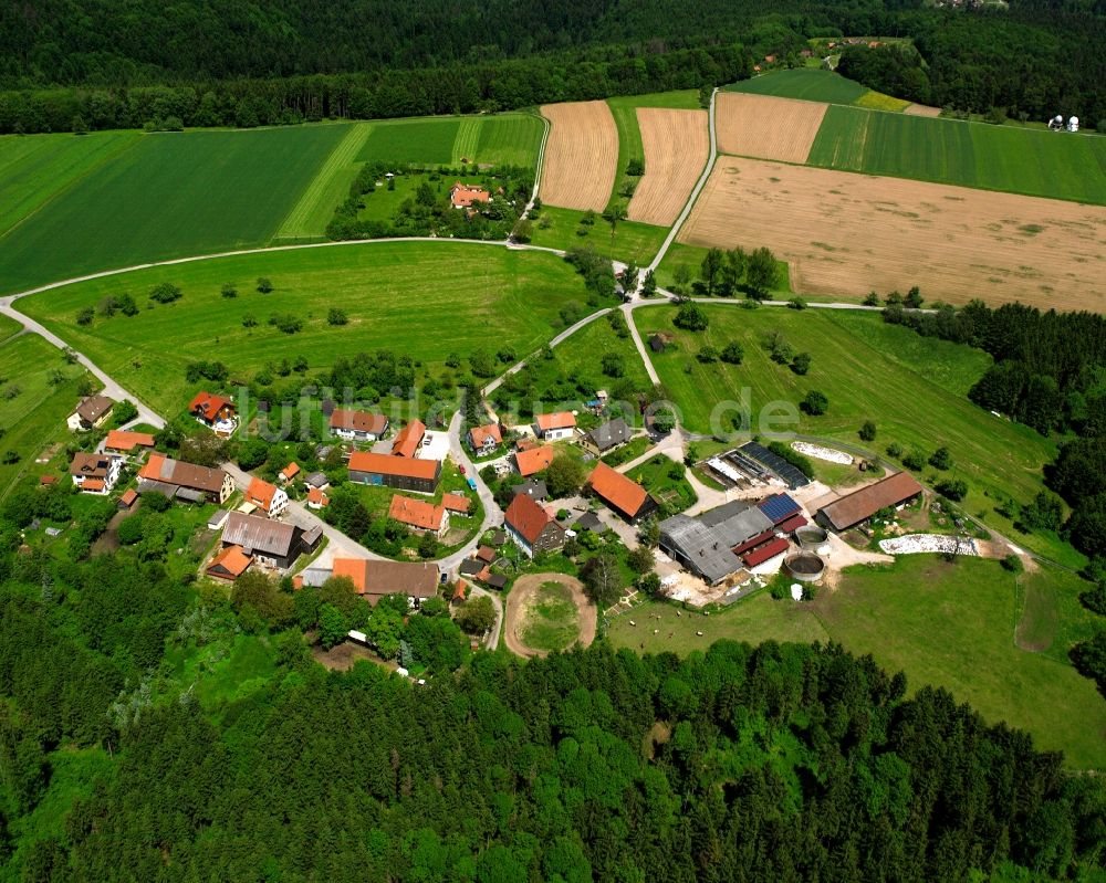 Luftaufnahme Welzheim - Dorfkern am Feldrand in Welzheim im Bundesland Baden-Württemberg, Deutschland