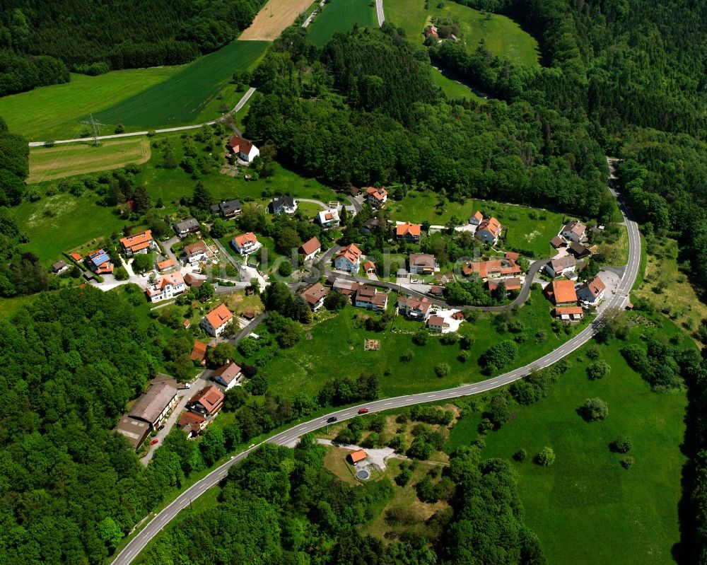 Luftaufnahme Welzheim - Dorfkern am Feldrand in Welzheim im Bundesland Baden-Württemberg, Deutschland