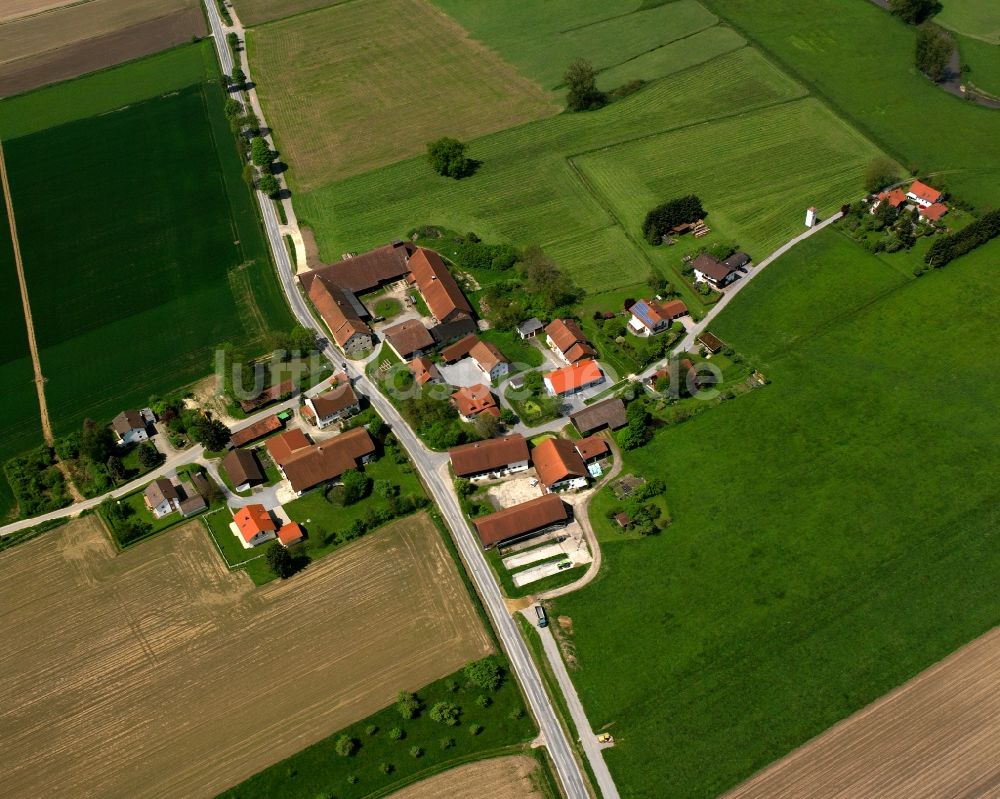 Westerndorf von oben - Dorfkern am Feldrand in Westerndorf im Bundesland Bayern, Deutschland