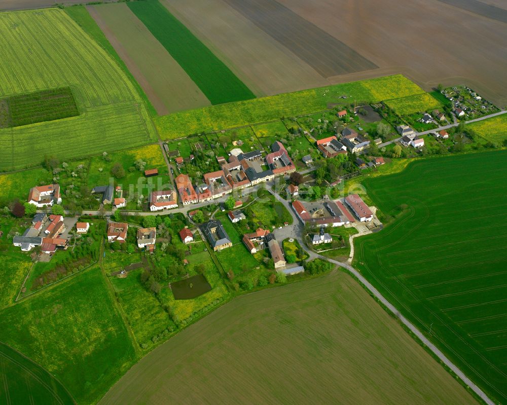 Wetzdorf von oben - Dorfkern am Feldrand in Wetzdorf im Bundesland Thüringen, Deutschland