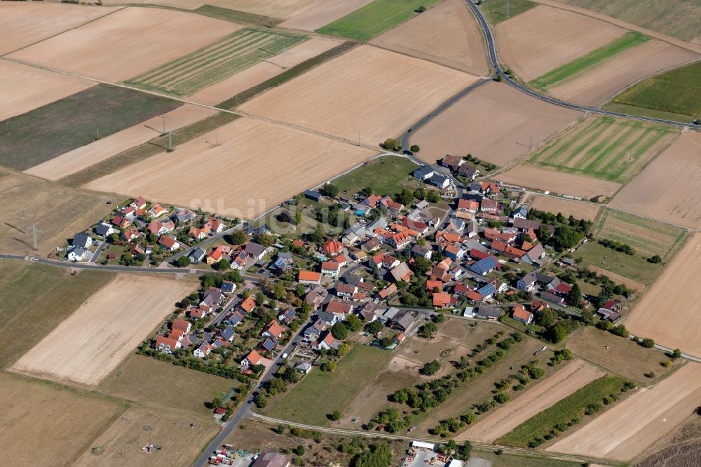 Wiebelbach von oben - Dorfkern am Feldrand in Wiebelbach im Bundesland Bayern, Deutschland