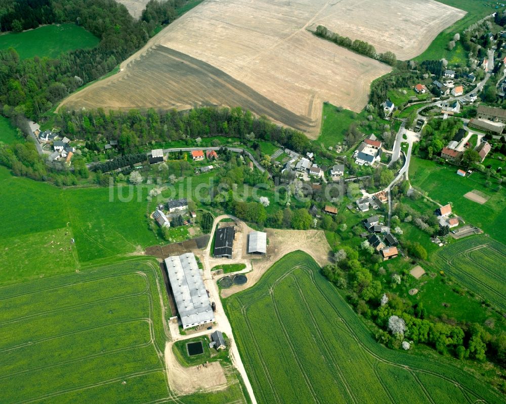 Wiederau von oben - Dorfkern am Feldrand in Wiederau im Bundesland Sachsen, Deutschland