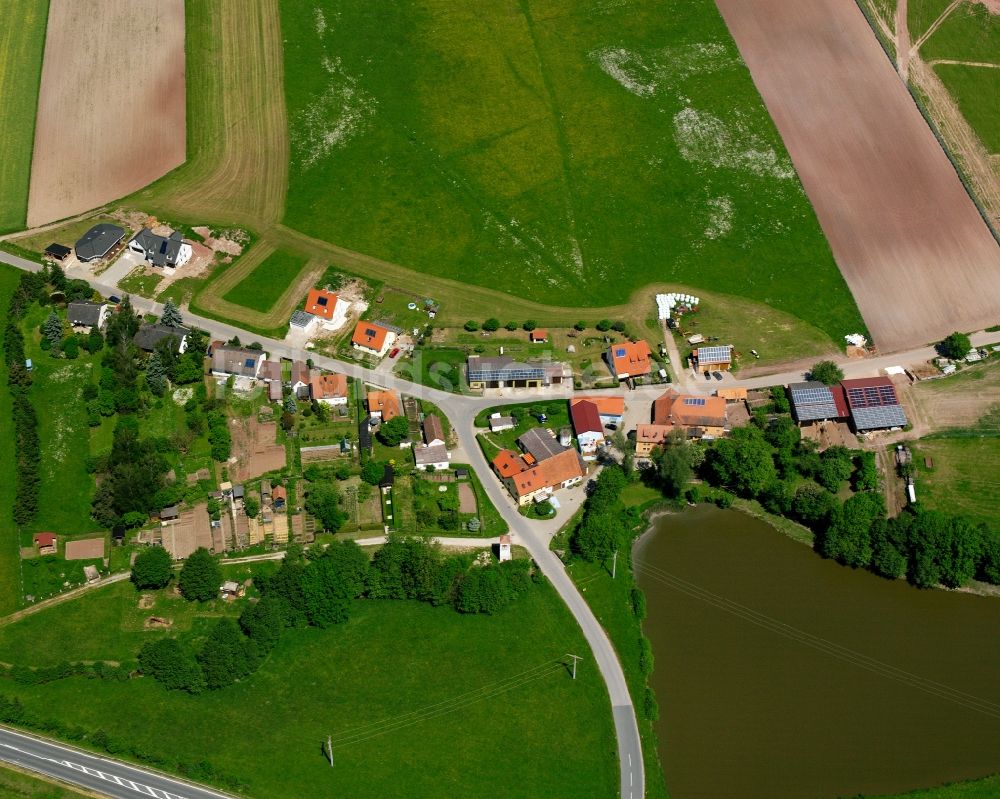 Luftaufnahme Wiedersbach - Dorfkern am Feldrand in Wiedersbach im Bundesland Bayern, Deutschland