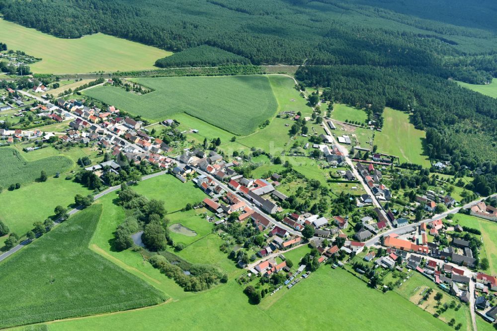 Luftbild Wiesenburg/Mark - Dorfkern am Feldrand in Wiesenburg/Mark im Bundesland Brandenburg, Deutschland