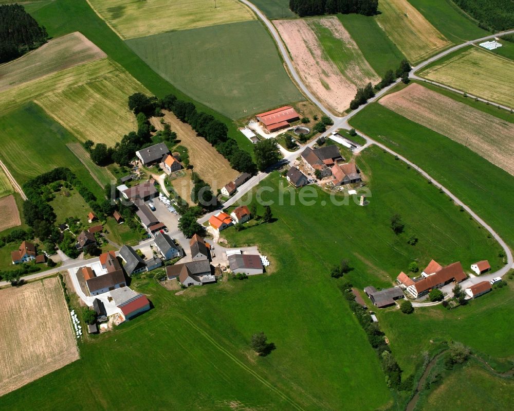 Wieseth aus der Vogelperspektive: Dorfkern am Feldrand in Wieseth im Bundesland Bayern, Deutschland