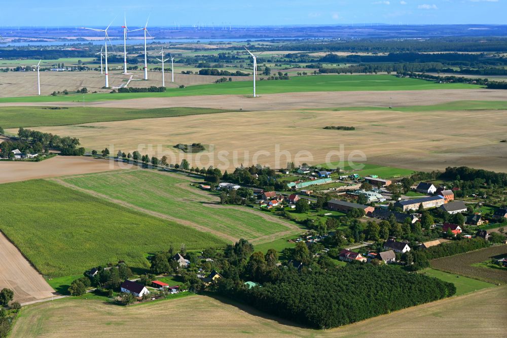 Luftbild Wilhelmshof - Dorfkern am Feldrand in Wilhelmshof im Bundesland Brandenburg, Deutschland