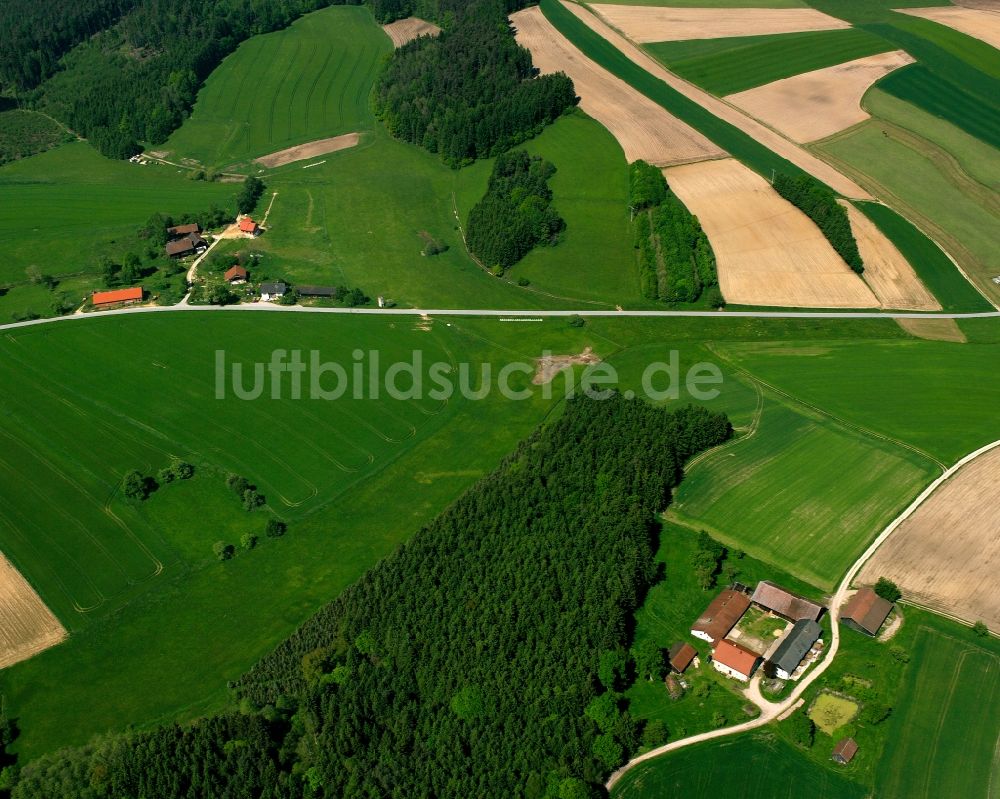 Willeithen von oben - Dorfkern am Feldrand in Willeithen im Bundesland Bayern, Deutschland