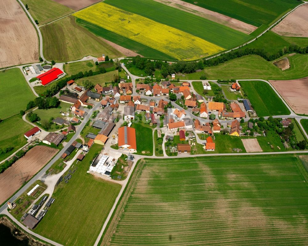 Luftaufnahme Winden - Dorfkern am Feldrand in Winden im Bundesland Bayern, Deutschland