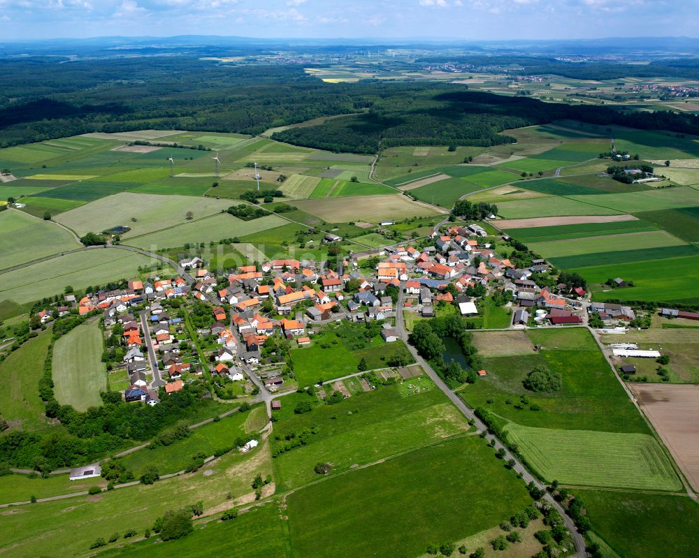 Luftbild Windhausen - Dorfkern am Feldrand in Windhausen im Bundesland Hessen, Deutschland