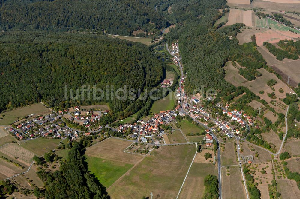 Windheim von oben - Dorfkern am Feldrand in Windheim im Bundesland Bayern, Deutschland