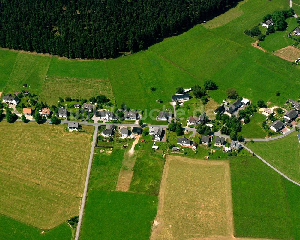 Luftaufnahme Wingeshausen - Dorfkern am Feldrand in Wingeshausen im Bundesland Nordrhein-Westfalen, Deutschland