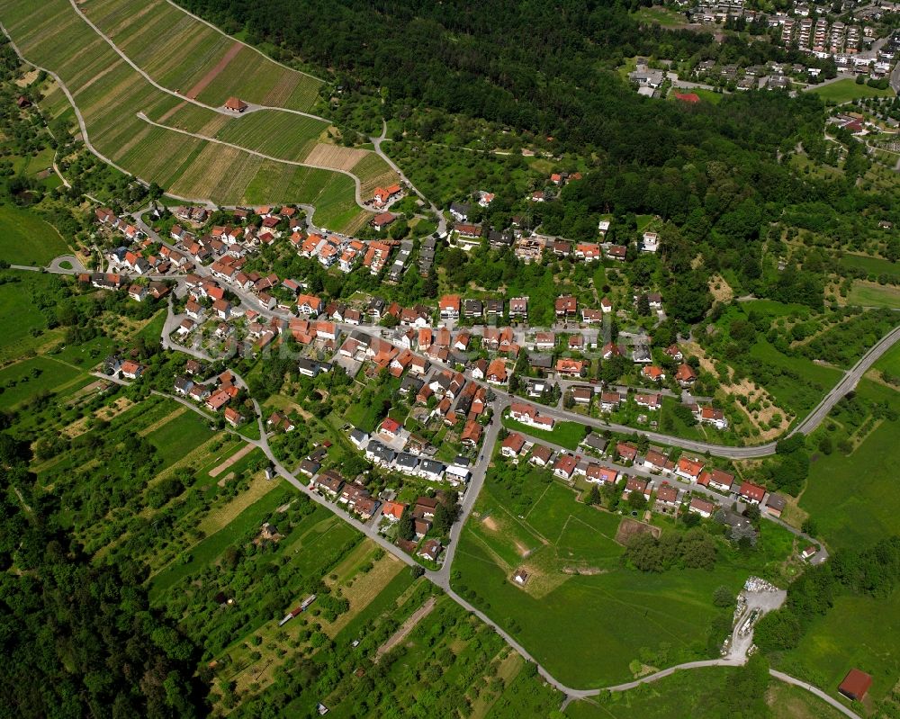 Winnenden aus der Vogelperspektive: Dorfkern am Feldrand in Winnenden im Bundesland Baden-Württemberg, Deutschland